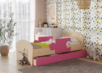 Кровать детская с ящиком и бортиками Мозайка, корпус Млечный дуб/фасад Розовый (щиты) в Петрозаводске